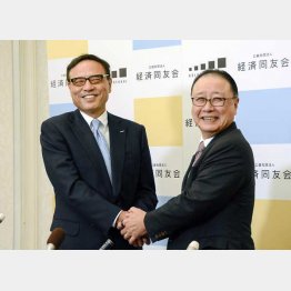 新体制は4月発足（左から、新浪剛史次期代表幹事と経済同友会の桜田謙悟代表幹事）／（Ｃ）共同通信社