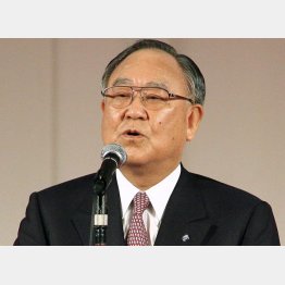 キャノンの業績は堅調そのものなのに？（経団連会長も務めた同社の御手洗冨士夫会長兼社長CEO）／（Ｃ）日刊ゲンダイ