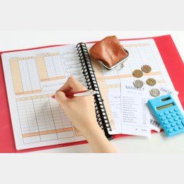 固定費の割合が家計の5割を超えると黒字化は難しい