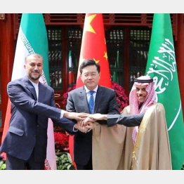 世界に驚きが（サウジアラビア・イランが国交回復、中国含め3カ国の外相会談＝北京、4月）　（Ｃ）ロイター／人民日報
