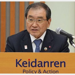 「広く薄く社会で負担（消費増税）」というなら企業の社会責任（法人税）は？（経団連の十倉雅和会長）／（Ｃ）共同通信社