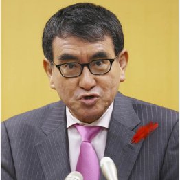 記者会見でマイナンバーカードの普及促進策を発表した河野太郎デジタル相（2022年10月）／（Ｃ）共同通信社