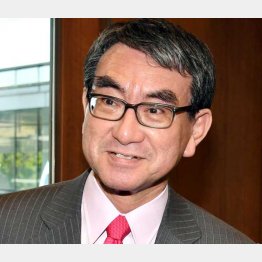 「普及ありき」の拙速対応で…（河野太郎デジタル相）／（Ｃ）日刊ゲンダイ