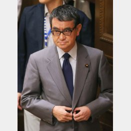 「完全移行」にこだわるあまりに本末転倒…（河野太郎デジタル相）／（Ｃ）日刊ゲンダイ