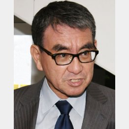 ドヤ顔…（河野太郎デジタル相）／（Ｃ）日刊ゲンダイ