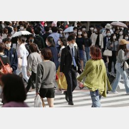 国民が気づかないうちに、すでに徴収額は増えている…（Ｃ）日刊ゲンダイ