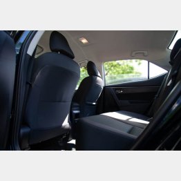 しばらく窓を開けながらエアコンを使う（Ｃ）iStock