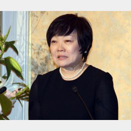 安倍晋三元総理の志を継承する集いで泣きながら挨拶する安倍昭恵夫人（Ｃ）日刊ゲンダイ