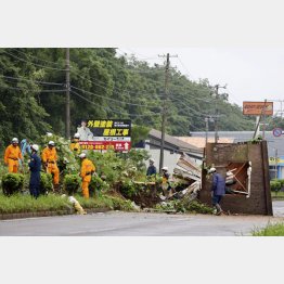 大雨で土砂崩れ被害（秋田市内）／（Ｃ）共同通信社