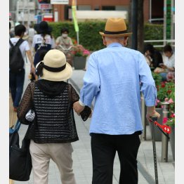 生活は苦しくなるばかり…（Ｃ）日刊ゲンダイ