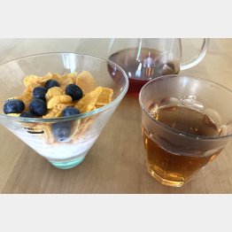 シリアルと紅茶（Ｃ）日刊ゲンダイ