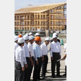 自民党の万博推進部長を務める二階元幹事長らが1日、現地視察（Ｃ）共同通信社