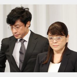 世界中に知らしめたここまで大きな社会事件、性加害を認めたジャニーズ事務所（東山紀之新社長と藤島ジュリー景子前社長）／（Ｃ）日刊ゲンダイ