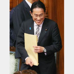 票欲しさの突貫工事（岸田首相）／（Ｃ）日刊ゲンダイ