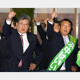 自民党幹部は力を入れたが…（青梅市長選、自公推薦・浜中啓一氏と萩生田光一政調会長）／（Ｃ）日刊ゲンダイ
