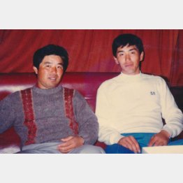 1年目の清原和博選手と筆者（提供写真）