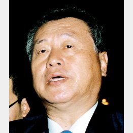 森喜朗幹事長への対応も協議した（1994年当時）／（Ｃ）共同通信社
