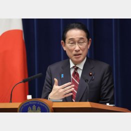 約束します（会見する岸田首相＝3月28日）／（Ｃ）J M P A