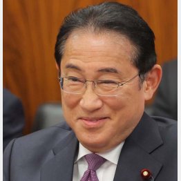 “相乗り”で“事なきを得る”つもりか（岸田首相）／（Ｃ）日刊ゲンダイ