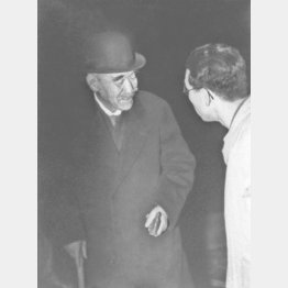 首相就任直後、鈴木貫太郎はルーズベルト米大統領の訃報に弔意を示し、世界を驚かせた（1945年4月6日撮影）／（Ｃ）共同通信社