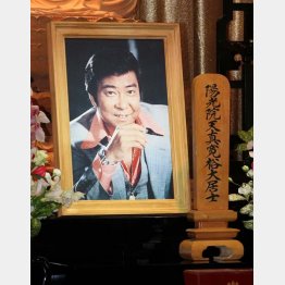 石原裕次郎二十三回忌法要イベント（国立競技場）／（Ｃ）日刊ゲンダイ