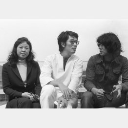 （左から）市原悦子、中村敦夫、原田芳雄（Ｃ）共同通信社