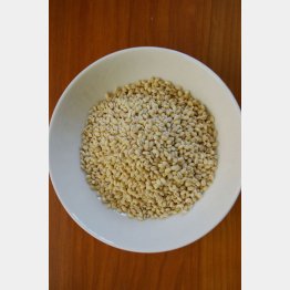 福井県の六条大麦のご飯（Ｃ）日刊ゲンダイ