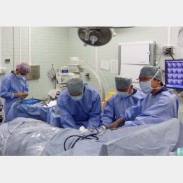 手術中の様子（提供写真）
