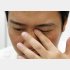 強い圧迫は網膜剥離を引き起こすことも（Ｃ）日刊ゲンダイ