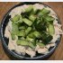 今回は鶏むね肉ソースをかけてキュウリを乗せました！（Ｃ）日刊ゲンダイ