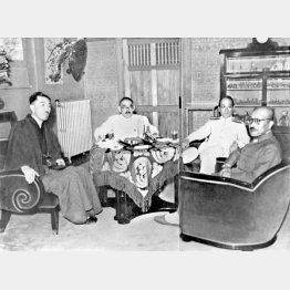 国防・外交の4者会談。左から近衛文麿首相、外相候補の松岡洋右、一番右は陸相候補の東条英機中将（1940＝昭和15＝年7月19日）／（Ｃ）共同通信社