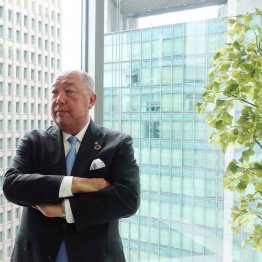 グンゼの佐口敏康社長（提供写真）