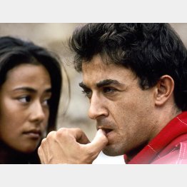 ジャン・アレジ（右）と後藤久美子（Ｃ）ゲッティ／共同通信イメージズ