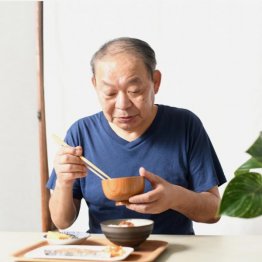 配食サービスでお腹は満たせても…