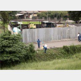 遺体が見つかった用水路（Ｃ）共同通信社