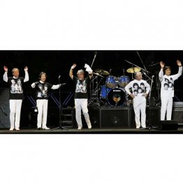 悲願のオリジナルメンバー5人の再結成＝2013年（Ｃ）共同通信社