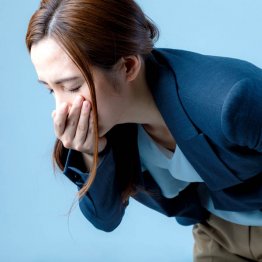 トイレにこもるほど吐き気が続くこともよくある（Ｃ）iStock