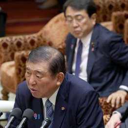 まるで素人。情けなさ過ぎて目も当てられない（Ｃ）日刊ゲンダイ