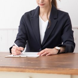 面接官は20歳そこそこ。アンドロイドのように無表情…