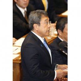 2016年10月31日、衆院TPP特別委での赤沢氏（Ｃ）共同通信社