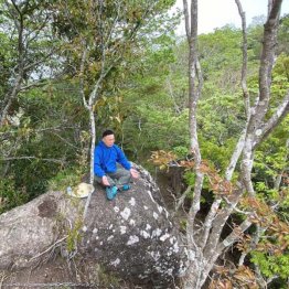 企業研修で瞑想している様子（提供写真）