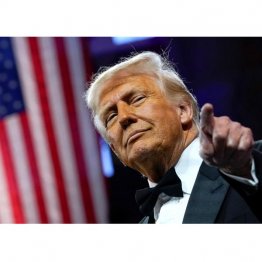 “kissing my ass.”と嘲弄（4月8日の夕食会）／（Ｃ）ロイター