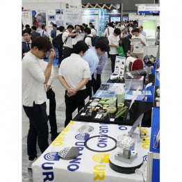 福岡は半導体集積に力を入れている（福岡市で開かれた半導体産業の展示会）／（Ｃ）共同通信社