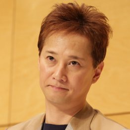 社会的責任から何とか逃れようとしている？（Ｃ）日刊ゲンダイ