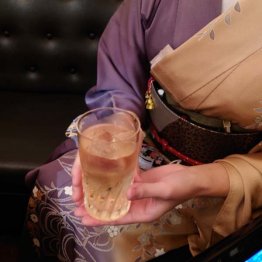 「玉の輿」狙いで付き合う人も