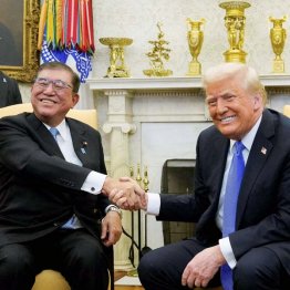 またこんなご満悦映像で選挙演出か（Ｃ）ロイター