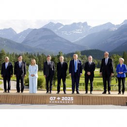 トランプ米大統領は翌日からエスケープ、イスラエルに文句を言えず、ウクライナ支援も話が詰められない…（石破首相＝左2）／（C）共同通信社