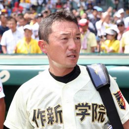 作新学院の小針崇宏監督（Ｃ）日刊ゲンダイ