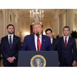 米国がイラン核施設を空爆、国民に向けて演説をするトランプ米大統領（Ｃ）ロイター