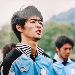 大学時代はサッカー漬けの日々（提供写真）